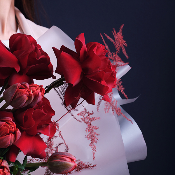 Купить Букет «Алый шелк» в  с бесплатной доставкой: цена, фото, описание